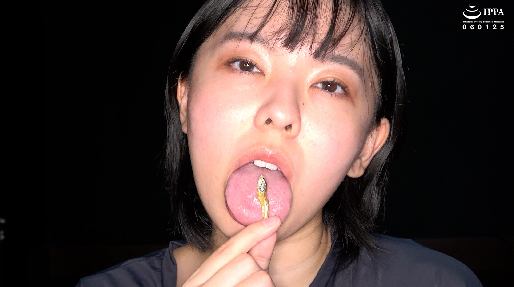 「【激レア】超貴重な口内・歯・のどちんこ観察&小魚咀嚼巨大女プレイ!」加護まり