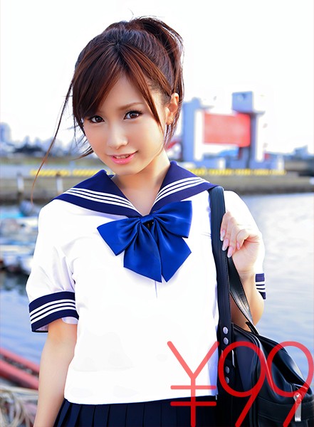 こんなに可愛いマネージャーとセックスできるなら、部活頑張れたかも…。野球部監督のやる気をださせる為にセックスしちゃうマネージャー。頑張れ野球部。こじみなちゃんも皆と一緒に、目指せ!甲○園。 小島みなみ