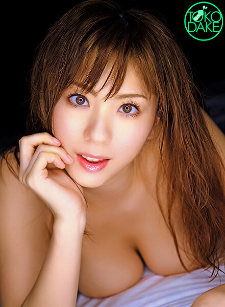 Hカップ美女が魅せる超絶口技をトコトン堪能しよう!連続で3本のチ○ポを抜きまくる。ねっとり&高速フェラと手コキを駆使して2本連続口内発射!3本目はカメラ目線で舐め回し、ノーハンドで喉奥まで咥え込む。たっぷりしゃぶって、最後はザーメンを顔に浴びる! 麻美ゆま
